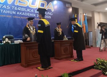 wisuda UT Bandung