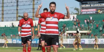 madaura united persib