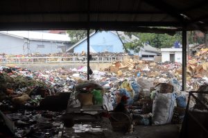 sampah pasar induk gedebage