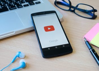 Mengatasi Masalah YouTube “Sudah Usang” dengan Mudah