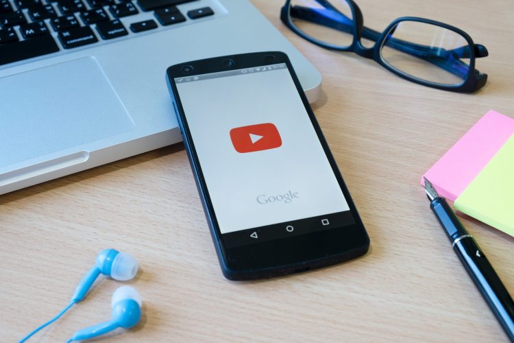 Mengatasi Masalah YouTube “Sudah Usang” dengan Mudah