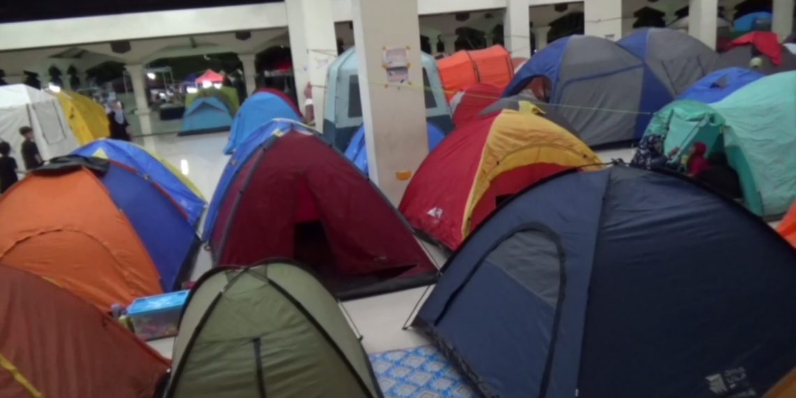 itikaf masjid habiburrahman