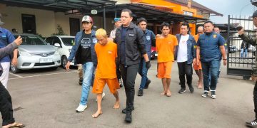 pelaku pembacokan tukang kelapa