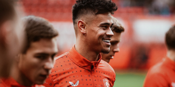 Mees Hilgers dilepas FC Twente