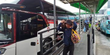 terminal leuwipanjang penumpang