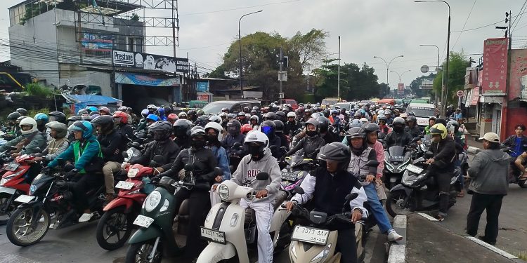 Arus Balik Mudik, Jalur Selatan Jawa Barat Dipadati Kendaraan Pemudik