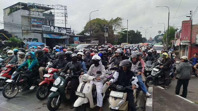 Arus Balik Mudik, Jalur Selatan Jawa Barat Dipadati Kendaraan Pemudik