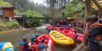 Menyatu dengan Alam: Petualangan Seru di Sungai Palayangan
