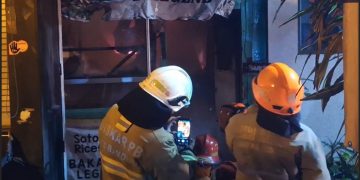 Rumah Makan Terbakar Akibat Konsleting Listrik