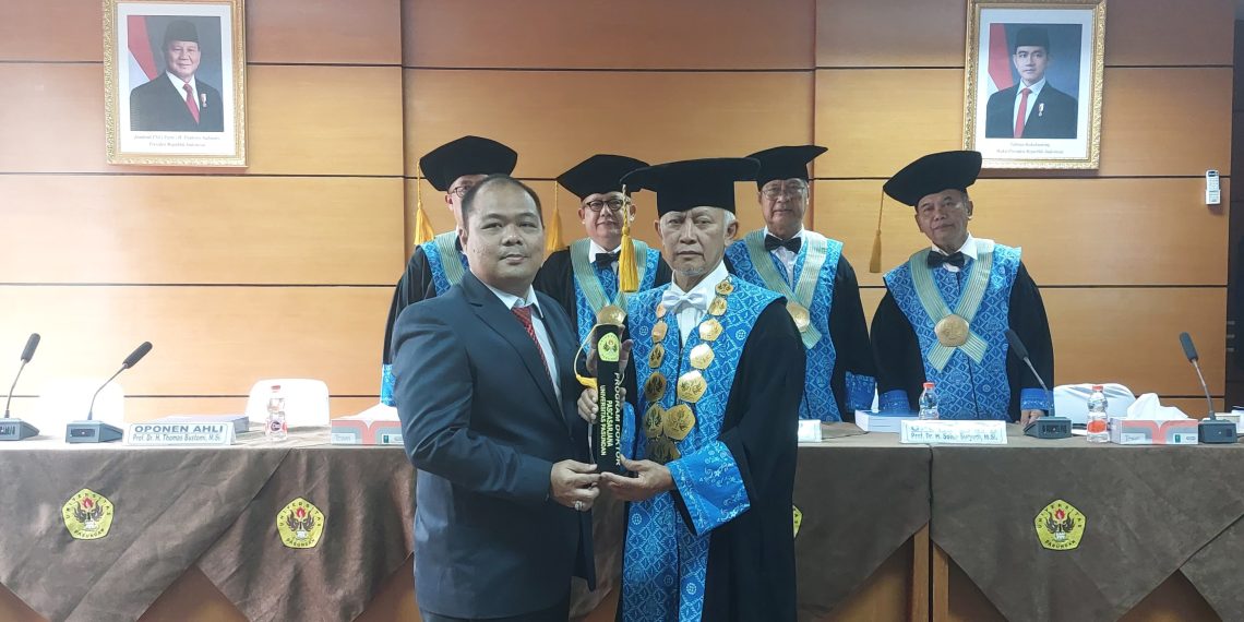 Teliti Pelayanan Publik BPS, Iskandar Raih Gelar Doktor Ilmu Sosial Unpas