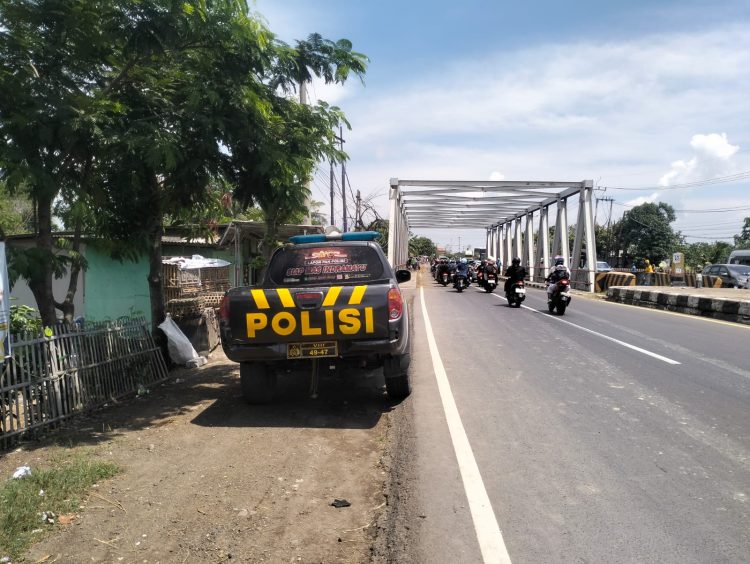 Aksi Penyapu Koin di Jembatan Sewo Ditertibkan Polisi