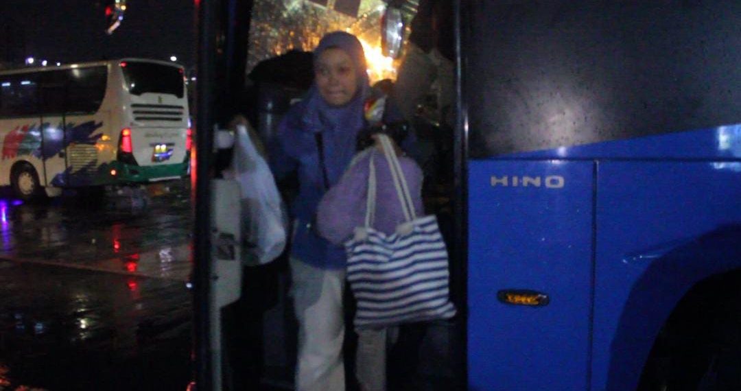 Ribuan Pemudik Mulai Padati Terminal Cicaheum, Bandung