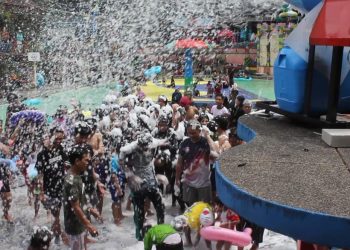 Karang Setra Waterland Diserbu Ribuan Wisatawan