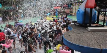 Karang Setra Waterland Diserbu Ribuan Wisatawan