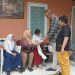 Warga Bandung beri pemeriksaan kesehatan