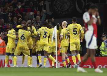 Crystal Palace Bantu Liverpool Dekatkan Gelar Liga Inggris