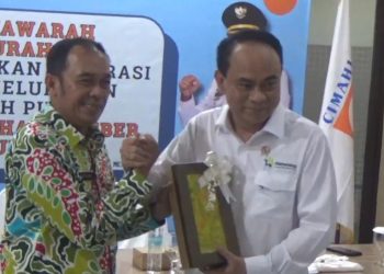 Budi Arie Resmikan Koperasi Merah Putih di Cimahi