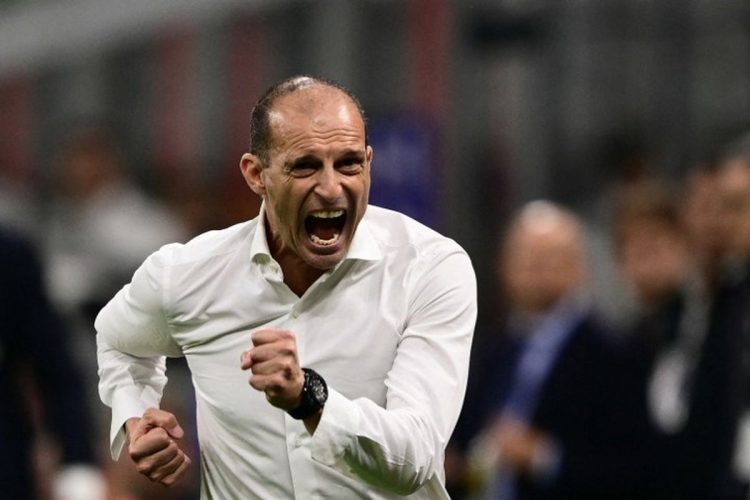 Ekspresi pelatih Juventus, Massimiliano Allegri, dalam laga Liga Italia 2023-2024 kontra AC Milan di San Siro pada 22 Oktober 2023. (Photo by Marco BERTORELLO / AFP)(AFP/MARCO BERTORELLO)