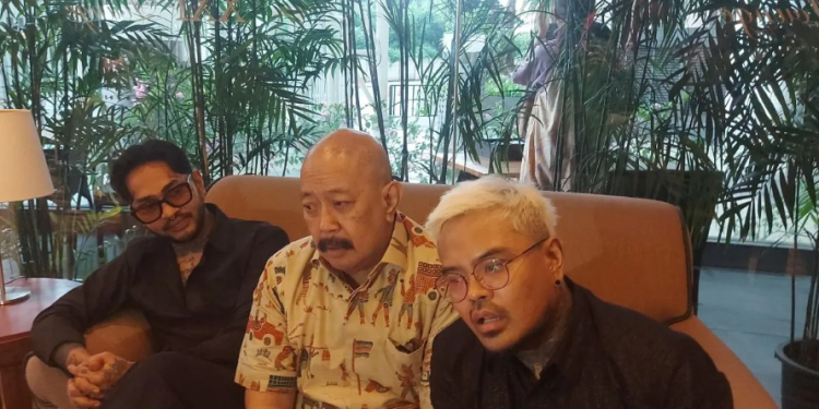 keluarga super irit