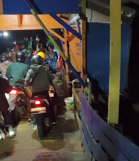 Jembatan Terapung Ambruk, KDM Telepon Bupati Bandung