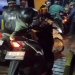 pengendara sepeda motor panik berusaha menyelamatkan diri. (instagram/@info.rancamanyar)