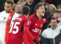 Ekspresi Victor Lindelof usai membobol gawang Luton Town, Sabtu (11/11/2023) (c) AP Photo/Jon Super