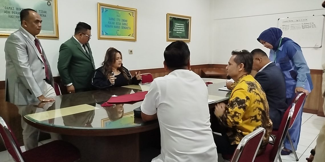 Ridwan Kamil mangkir, mediasi dengan Lisa Mariana berujung deadlock. (Uby/pasjabar)