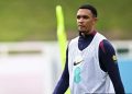 Bek baru Real Madrid Trent Alexander-Arnold memilih untuk mengenakan nomor punggung 12, yang pernah dipakai bek kiri legendaris, Marcelo.(AFP/PAUL ELLIS)