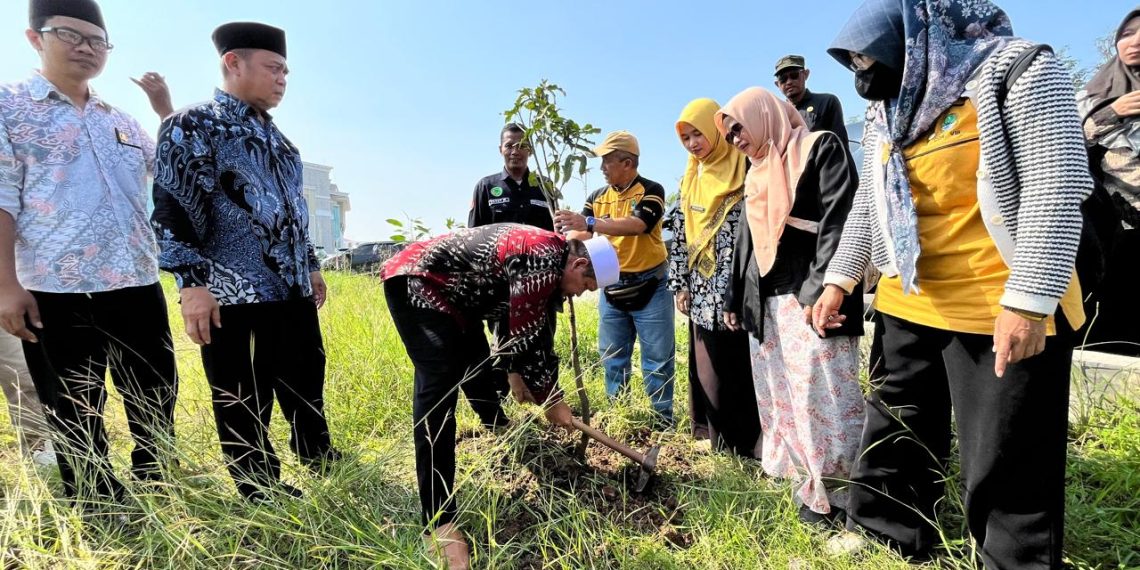 3.000 calon pengantin di Jawa Barat wajib tanam pohon sebelum menikah. (Ave/pasjabar)