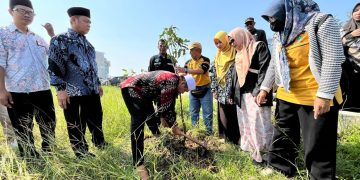 3.000 calon pengantin di Jawa Barat wajib tanam pohon sebelum menikah. (Ave/pasjabar)