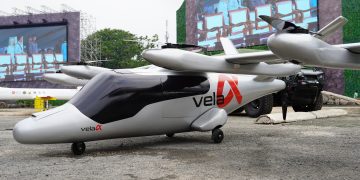 PT Dirgantara Indonesia (PTDI) pamerkan inovasi teknologi dirgantara terkini di Indo Defence 2024. Saksikan pesawat misi khusus, UAV, dan simulator canggih yang perkuat pertahanan nasional. (Ist)