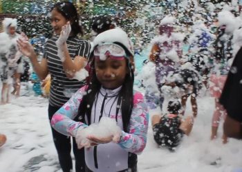 Karang Setra Waterland dipadati pengunjung. (Ave/pasjabar)