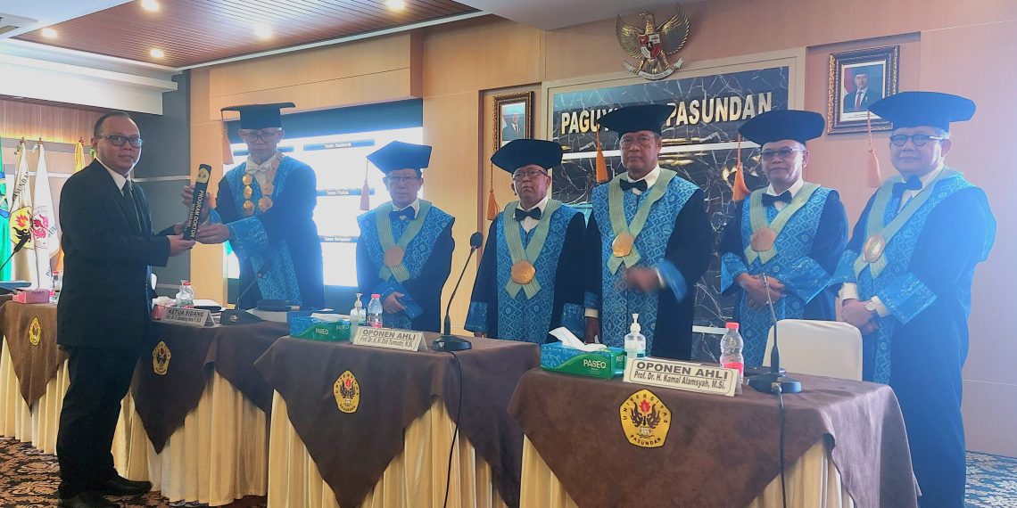 Abdullah Ramdhani Raih Gelar Doktor Ilmu Sosial Pascasarjana Unpas