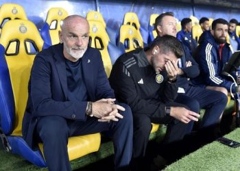 Stefano Pioli tak lagi jadi pelatih Al Nassr. (REUTERS/Stringer)