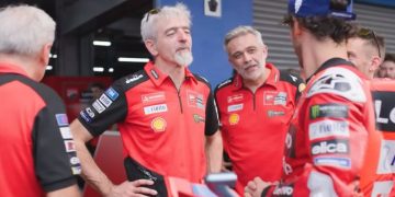 Manajer Tim Ducati Lenovo, Davide Tardozzi, menaruh harapan kepada Francesco Bagnaia untuk meraih kemenangan di MotoGP Belanda 2025. (TANGKAPAN LAYAR YOUTUBE.COM/MOTOGP)