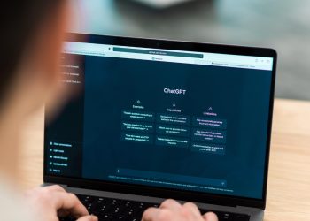 ilustrasi pengguna chatgpt. (freepik.com)