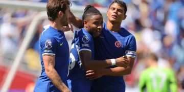 Bintang terbuang Chelsea, Christopher Nkunku (tengah), masuk radar Manchester United di bursa transfer musim panas 2025. (TWITTER.COM/MOHXMMAD)