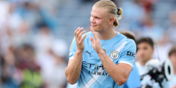 Erling Haaland dari Manchester City bertepuk tangan kepada para penggemar setelah laga Grup G Piala Dunia Antarklub FIFA 2025 antara Juventus FC dan Manchester City FC di Camping World Stadium pada 26 Juni 2025 di Orlando, Florida.(FIFA via Getty Images/Hector Vivas)