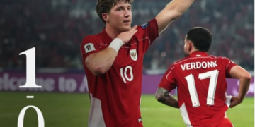 Ole Romeny cetak gol ke gawang China lewat titik putih penalti. (instagram/@timnasindonesia)