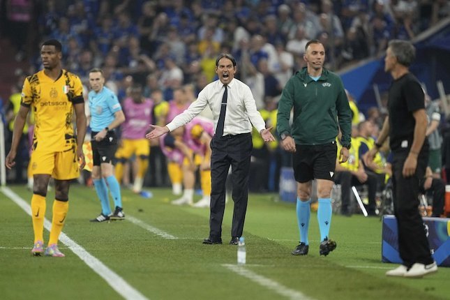 Pelatih Inter Milan, Simone Inzaghi bereaksi dalam laga final Liga Champions antara PSG vs Inter Milan di Allianz Arena di Munich, Jerman. (c) AP Photo/Martin Meissner