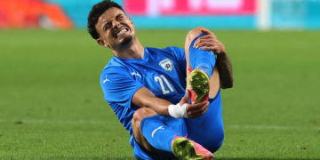 pemain israel Stav Lemkin. (Reuters)