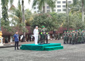 Gubernur Jawa Barat, Dedi Mulyadi saat kunjungan kerja ke Kodam III/Siliwangi di Kota Bandung, Jumat (4/7). (Uby/pasjabar)