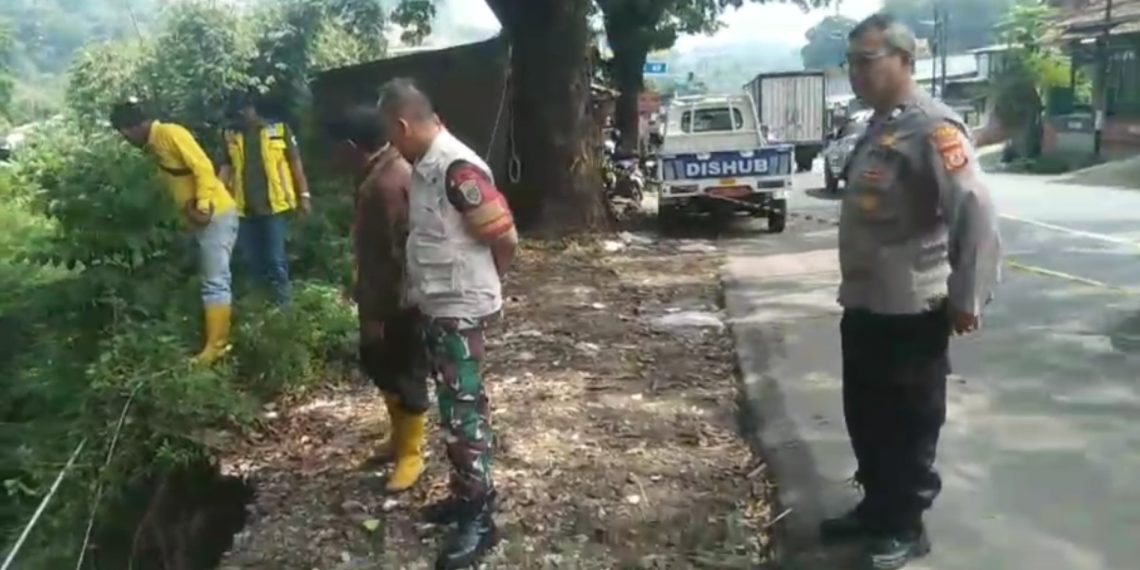 TPT Ambrol di Padalarang, Sungai Cimeta Terancam Banjir dan Longsor