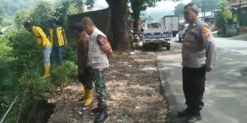 TPT Ambrol di Padalarang, Sungai Cimeta Terancam Banjir dan Longsor