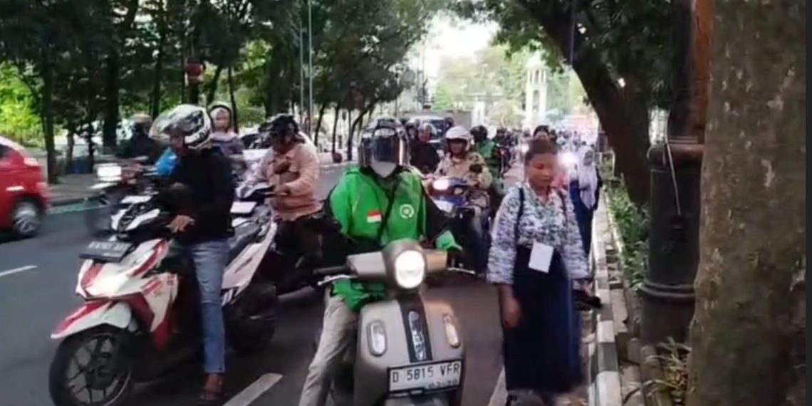Larangan Siswa Bawa Motor