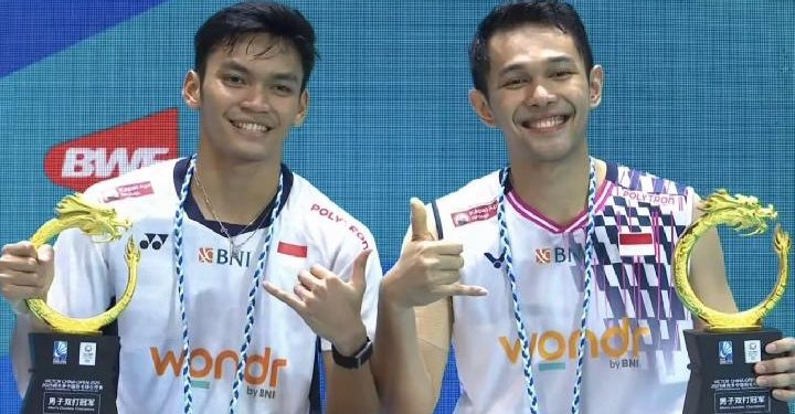 Ganda putra Indonesia Fajar Alfian / Muhammad Shohibul Fikri menjuarai turnamen BWF World Tour Super 1000 China Open 2025, Minggu, 27 Juli. (Instagram/@badminton_talk/Youtube BWF)