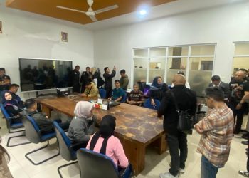 oknum TSI akhirnya hengkang dari Bandung Zoo. (Ist)