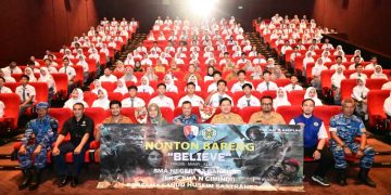 Lanud Husein tanamkan patriotisme lewat nobar film “Believe” bareng siswa SMAN 13 Bandung. (Ist)