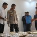 Petugas Satuan Reserse Narkoba Polrestabes Bandung berhasil meringkus seorang pria berinisial IB, penjaga gudang penyimpanan 1,4 juta butir obat-obatan terlarang. (Ave/pasjabar)