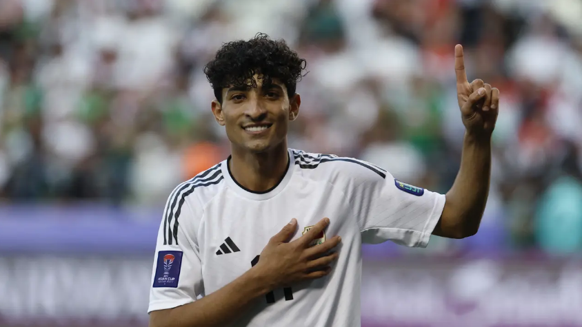 Pemain Timnas Irak, Ali Jassim. (KARIM JAAFAR / AFP)